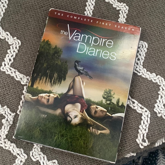 Vampire Diaries Season 1 - Picture 1 of 2